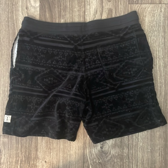 Chubbies Shorts | “The Crop Circles” | 7” velour shorts. - Picture 3 of 5